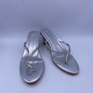 A NUYG Sliver Low Heels Sandals Rhinestones Thong